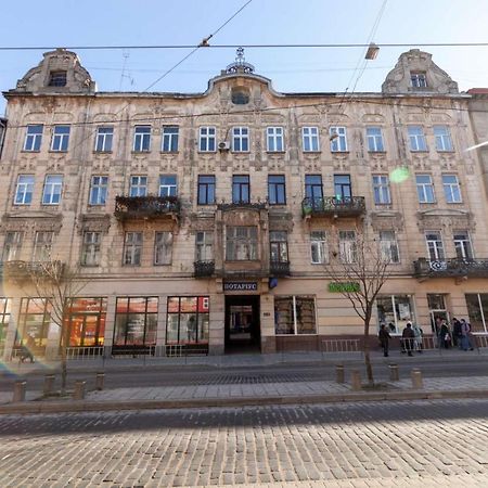 Зелені Апартаменти Біля Оперного Театру Flat In The City Center Lviv Buitenkant foto