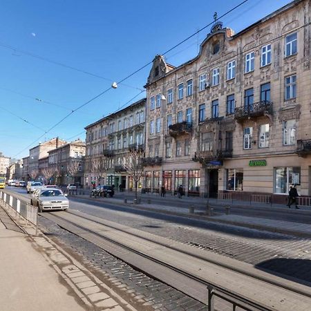 Зелені Апартаменти Біля Оперного Театру Flat In The City Center Lviv Buitenkant foto