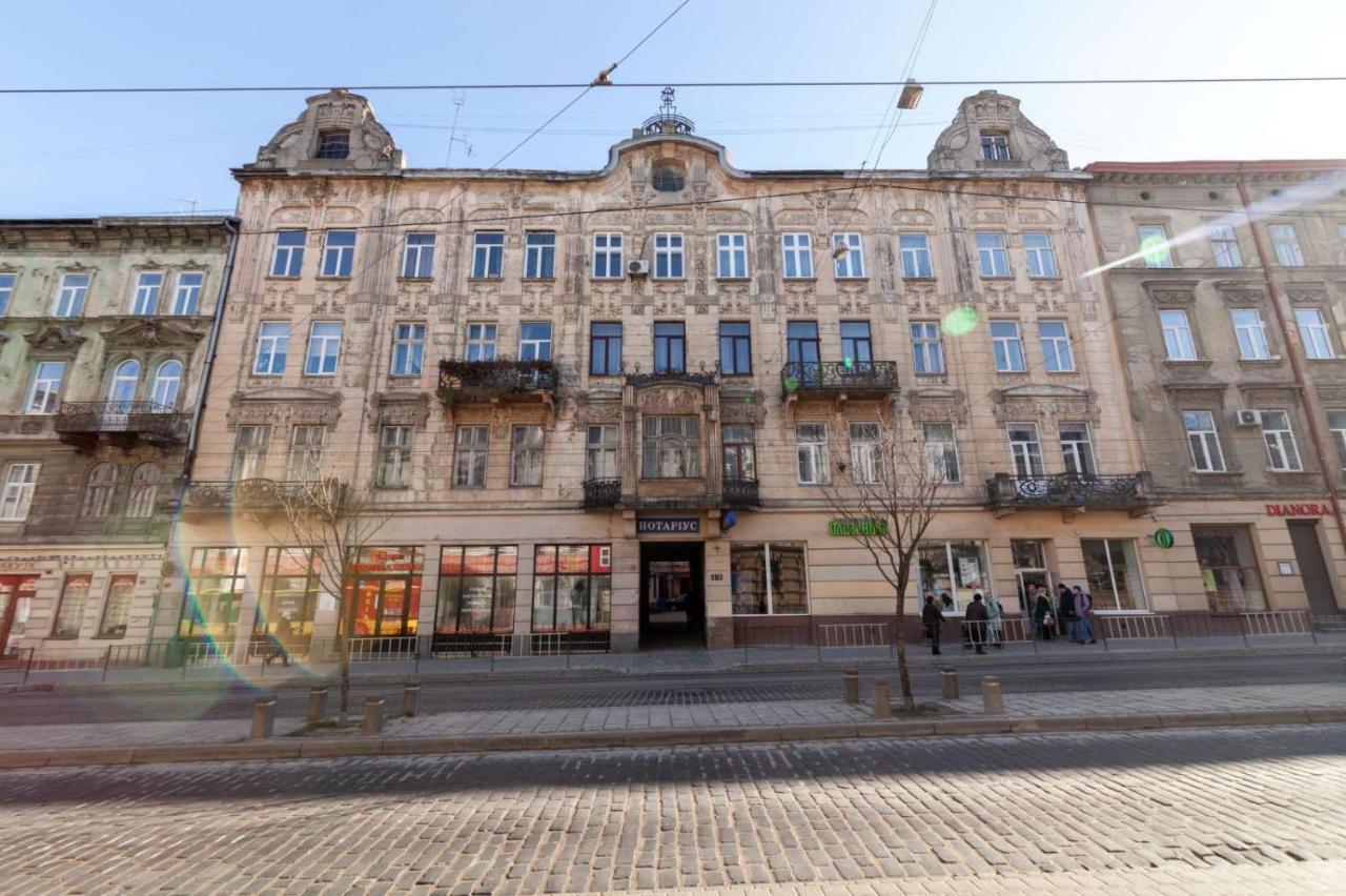 Зелені Апартаменти Біля Оперного Театру Flat In The City Center Lviv Buitenkant foto
