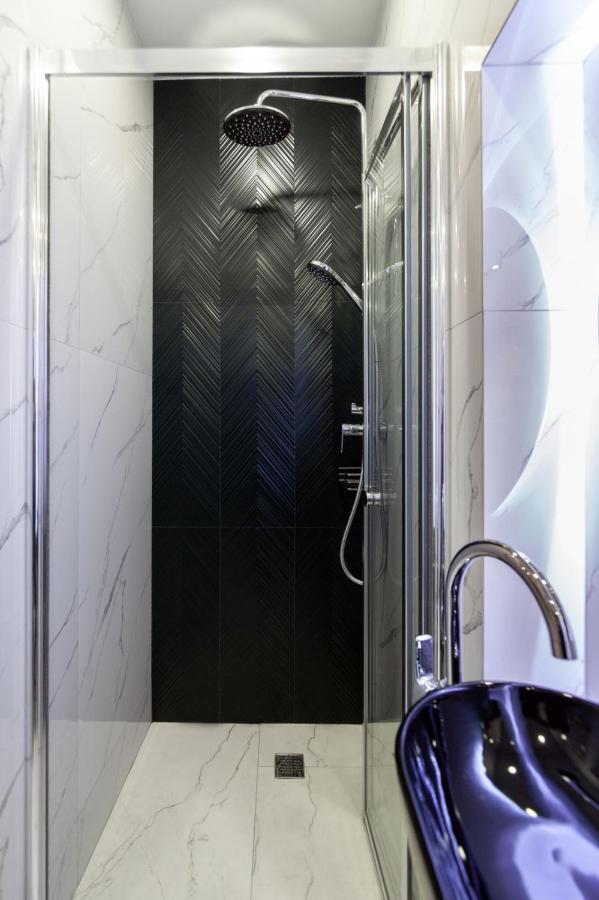 Зелені Апартаменти Біля Оперного Театру Flat In The City Center Lviv Buitenkant foto