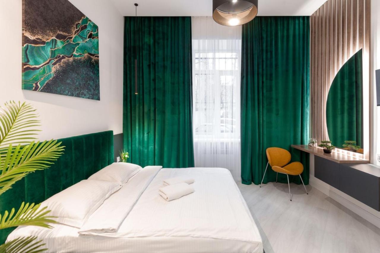 Зелені Апартаменти Біля Оперного Театру Flat In The City Center Lviv Buitenkant foto