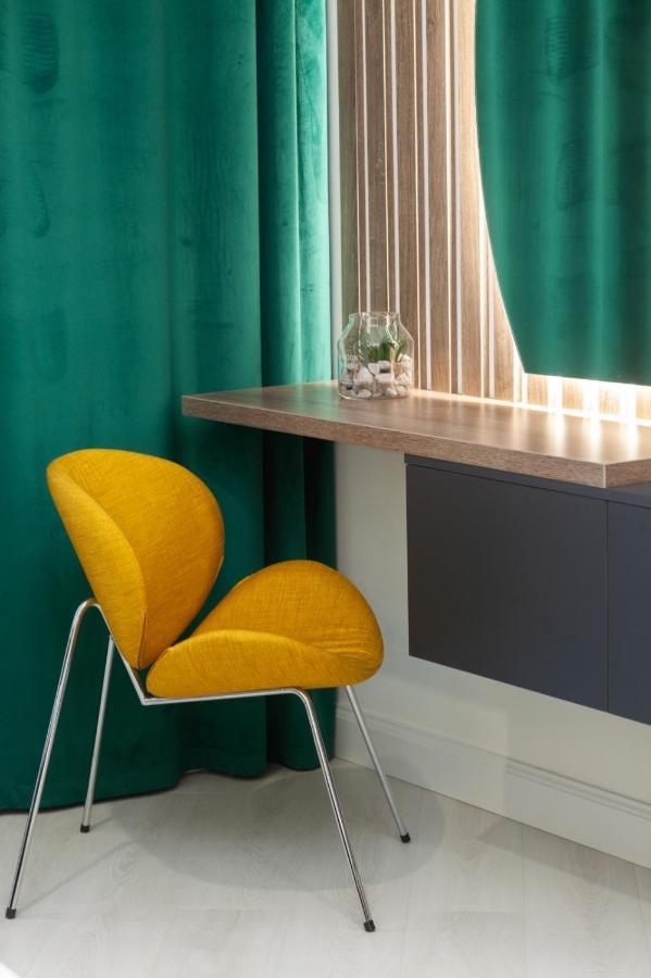 Зелені Апартаменти Біля Оперного Театру Flat In The City Center Lviv Buitenkant foto