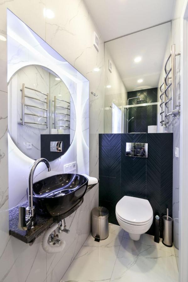 Зелені Апартаменти Біля Оперного Театру Flat In The City Center Lviv Buitenkant foto