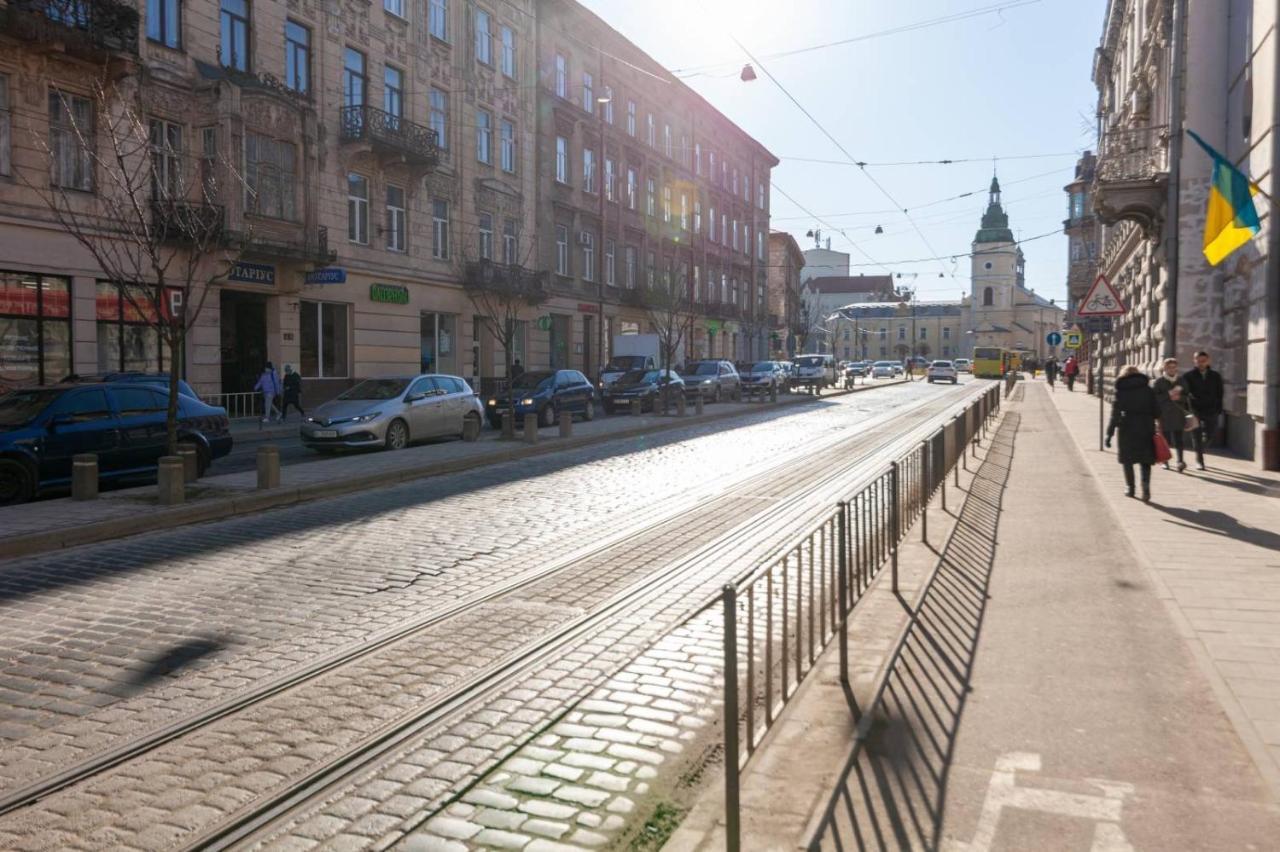 Зелені Апартаменти Біля Оперного Театру Flat In The City Center Lviv Buitenkant foto